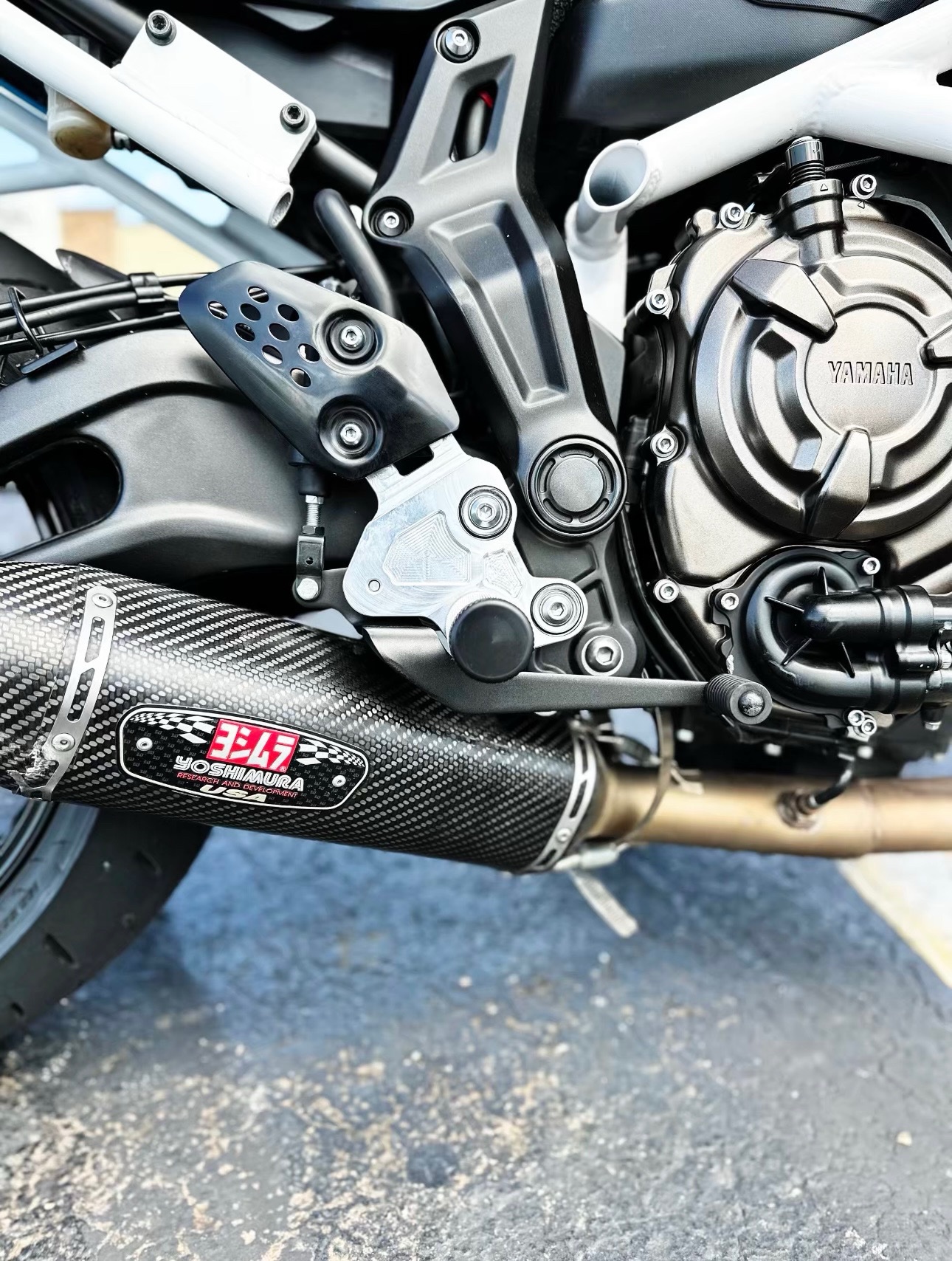 Solid Machined rearsets knurled peg for MT07 Stuntbike - Outlaw Stunt Parts