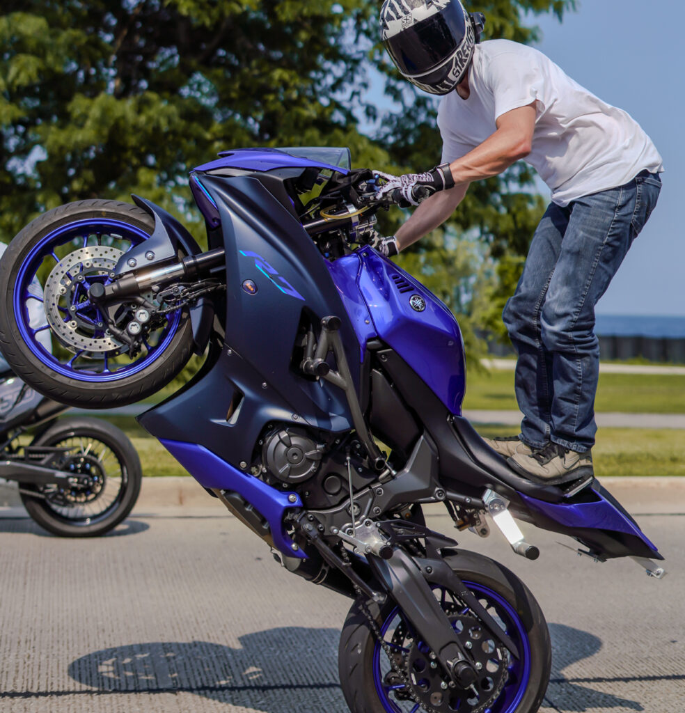 Yamaha R7 Stuntbike in action showing off parts from Outlaw Stunt Parts