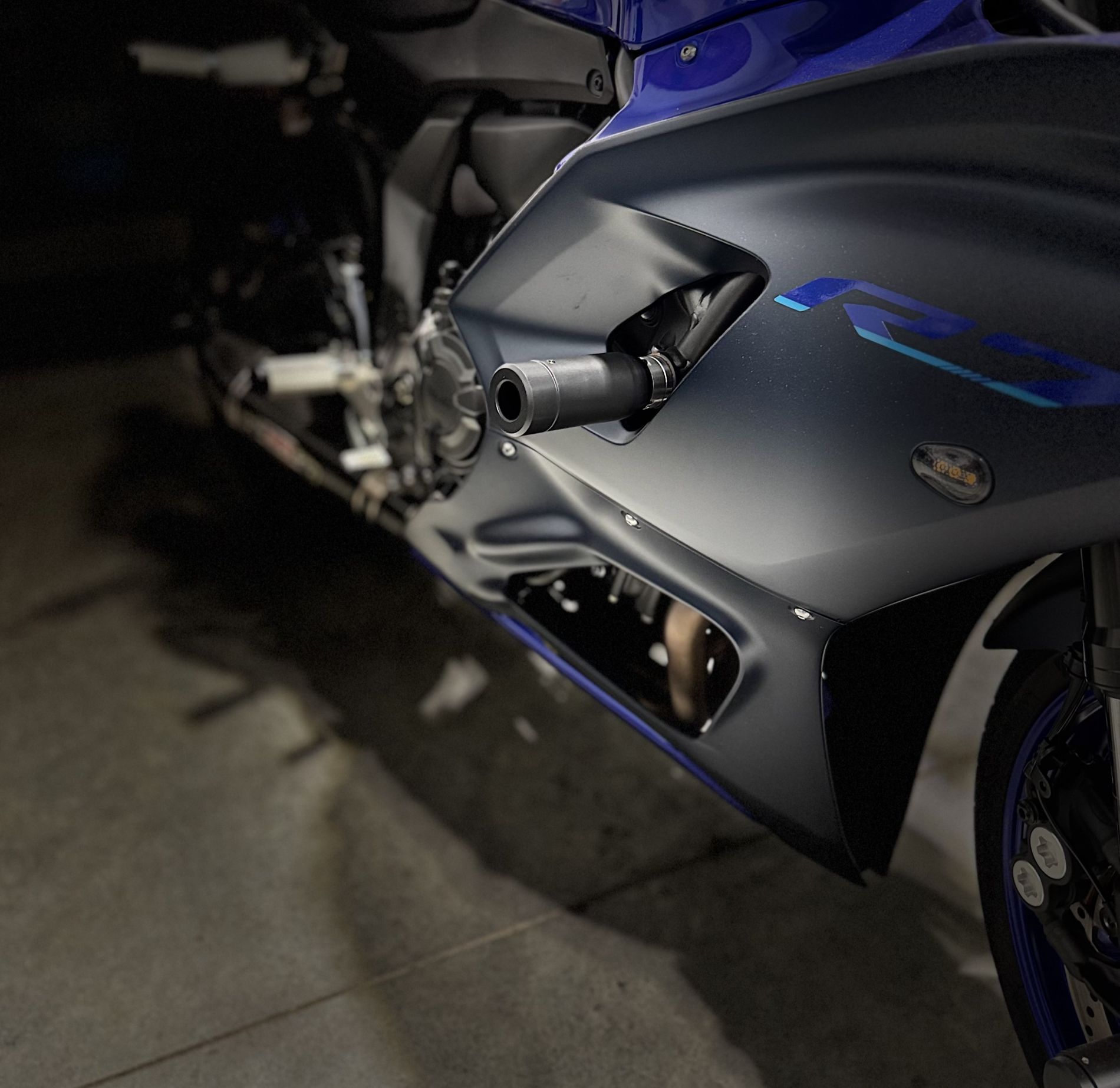 Yamaha R7 Frame Slider