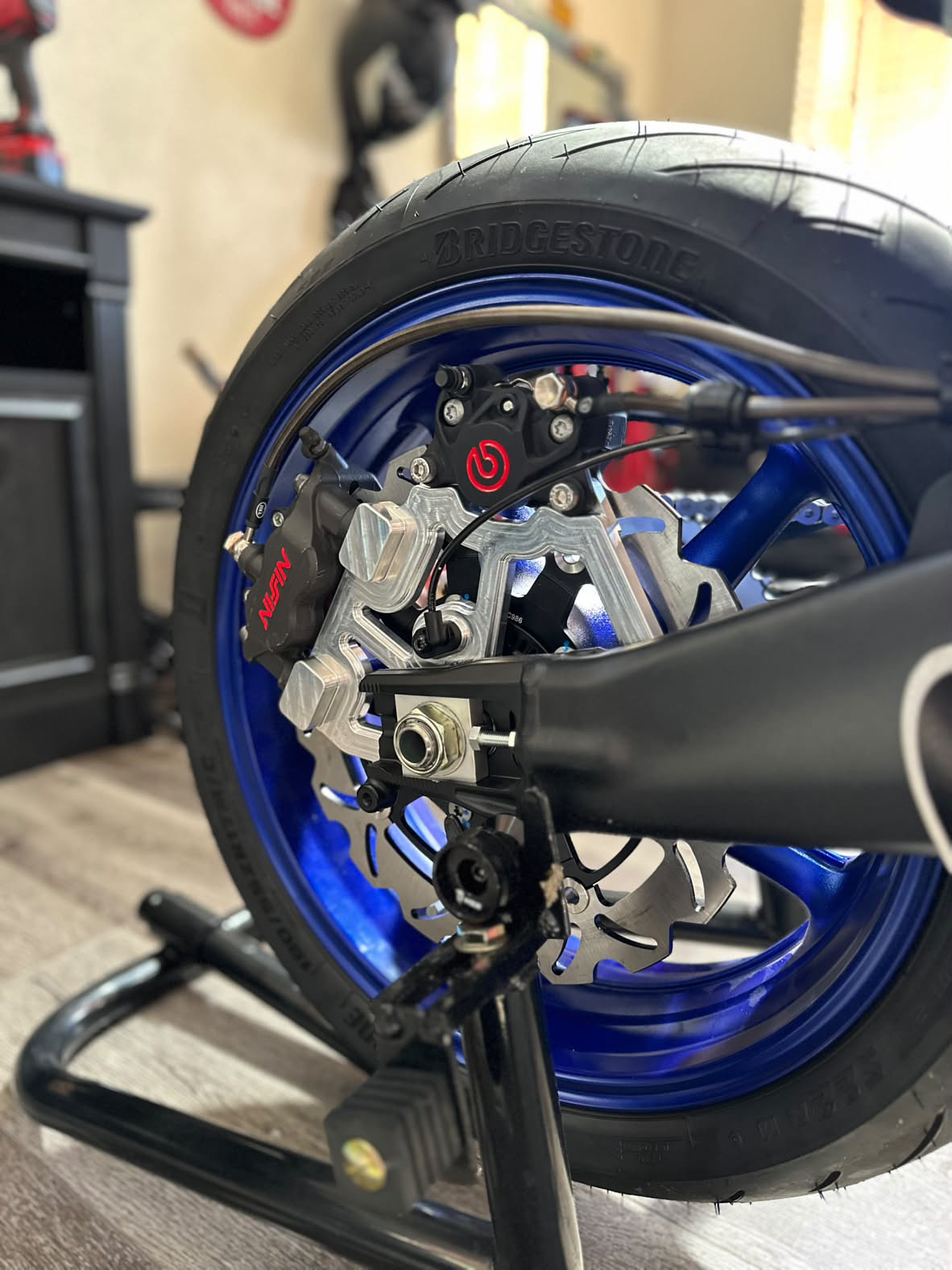 R9 Handbrake Bracket 2
