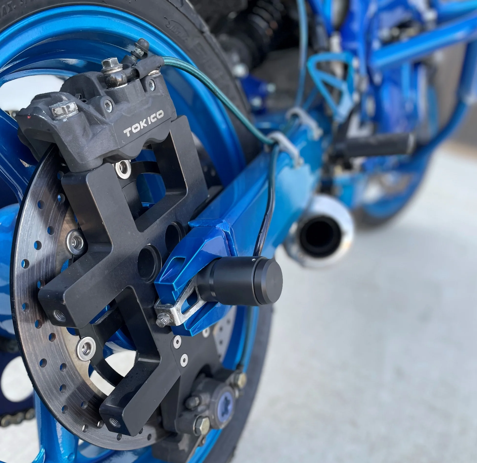 Axle pegs for Honda F4i Stuntbike on rear from Outlaw stunt parts