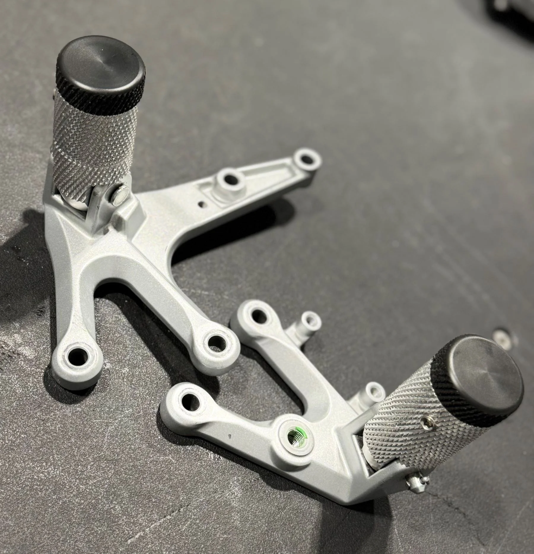 Stunt pegs for Yamaha R3 - Outlaw Stunt Parts