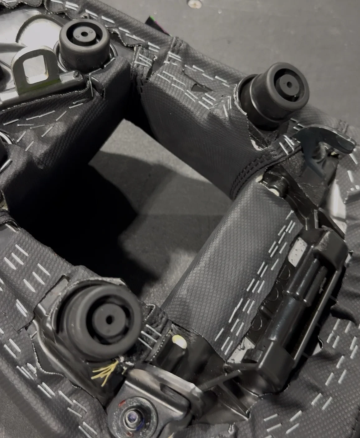 Yamaha MT-07 seat bushings