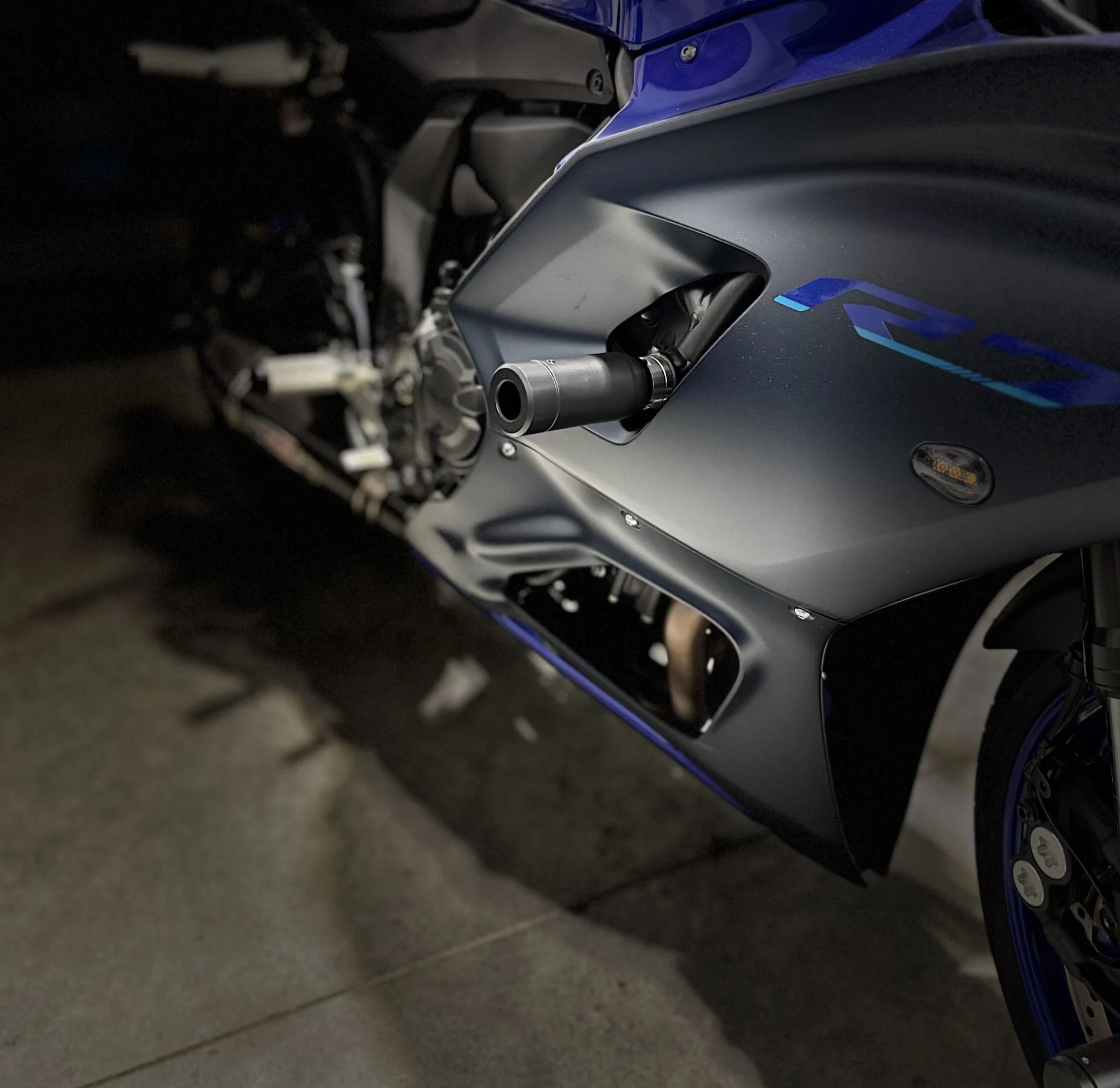 Yamaha R7 Frame Slider